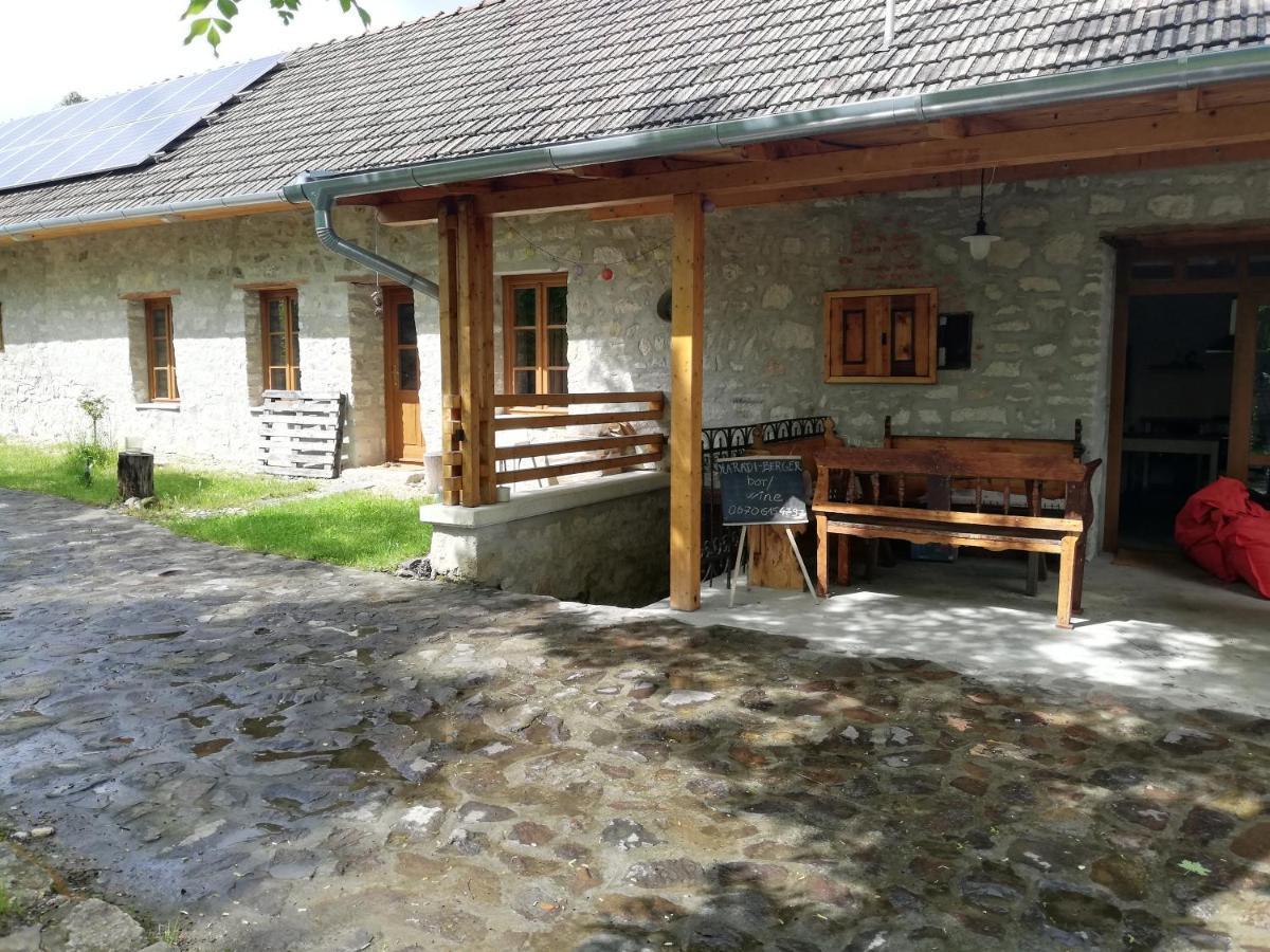 Апартаменты Karadi-Berger Vendeghaz Эрдёбенье Экстерьер фото